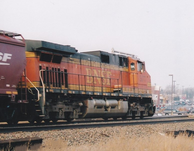 BNSF 5077 DPU